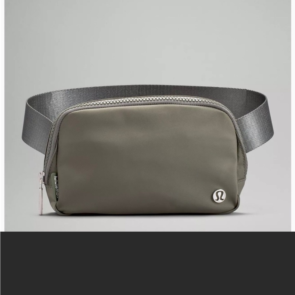 COPY - Lululemon Everywhere Belt Bag 1L NEW
